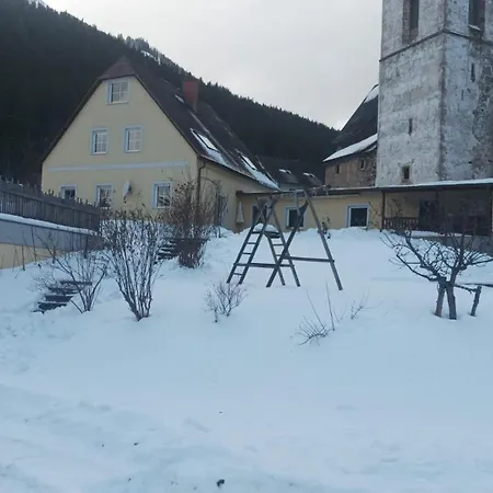 Pool, Pokale, Sauna, Billard, Kirche U. Viel Villa