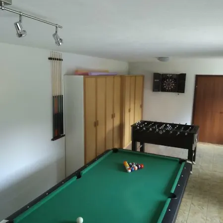 Pool, Pokale, Sauna, Billard, Kirche U. Viel Villa *