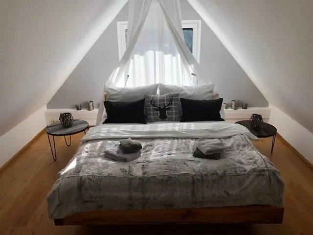 Pool, Pokale, Sauna, Billard, Kirche U. Viel Holiday home