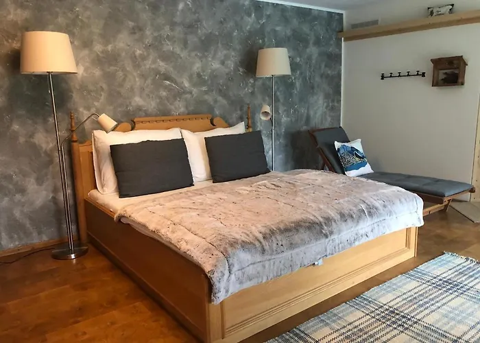 Pool, Pokale, Sauna, Billard, Kirche U. Viel Holiday home