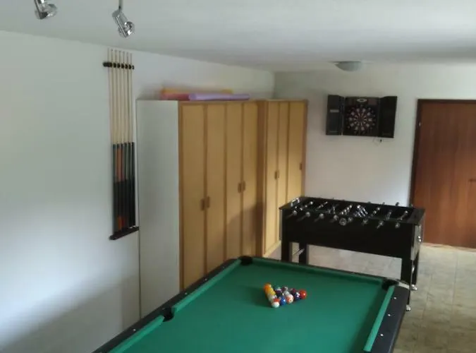 Pool, Pokale, Sauna, Billard, Kirche U. Viel Holiday home *